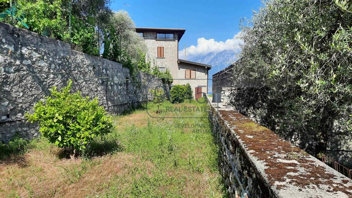 Freistehende Villa im Zitronenhain mit Panormana-Seeblick in Gargnano - Gardasee