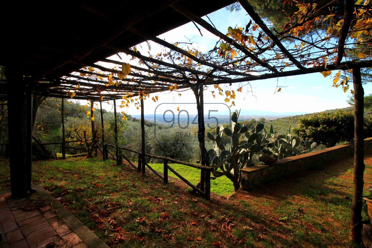 Geräumiges Landhaus in den Hügeln von Larciano - Toscana