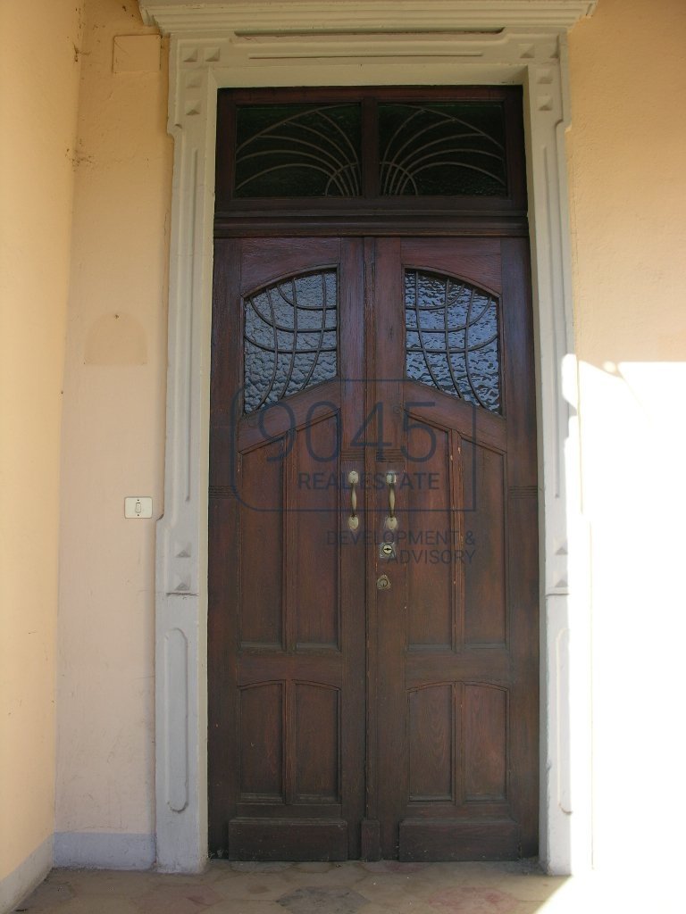 Historische Villa Liberty mit Seeblick und genehmigen Sanierungsprojekt in Lovere - Lago d"Iseo