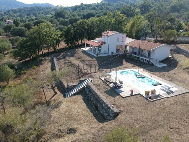 Freistehende Villa mit Pool und Meerblick in San Giovanni a Piro - Kampanien