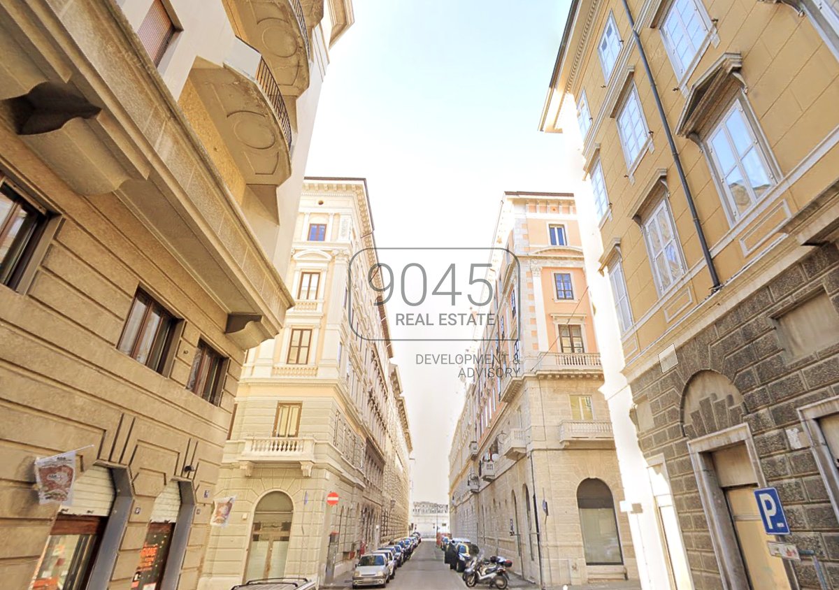 Offmarket:  Historisches Gebäude im "Borgo Teresiano" in Triest