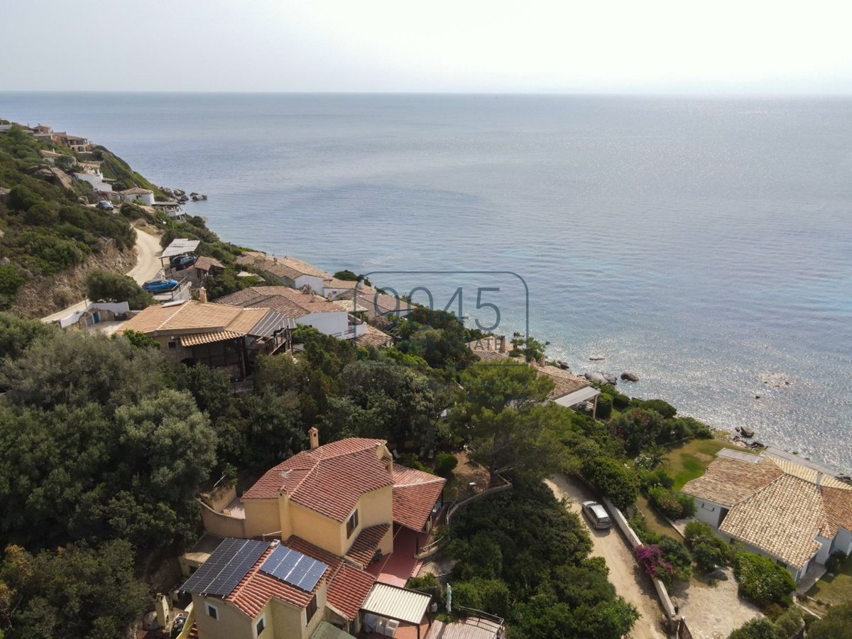 Kleine Villa unweit vom Meer entfernt mit Blick auf den Golf von Cagliari in Maracalagonis - Sardinien