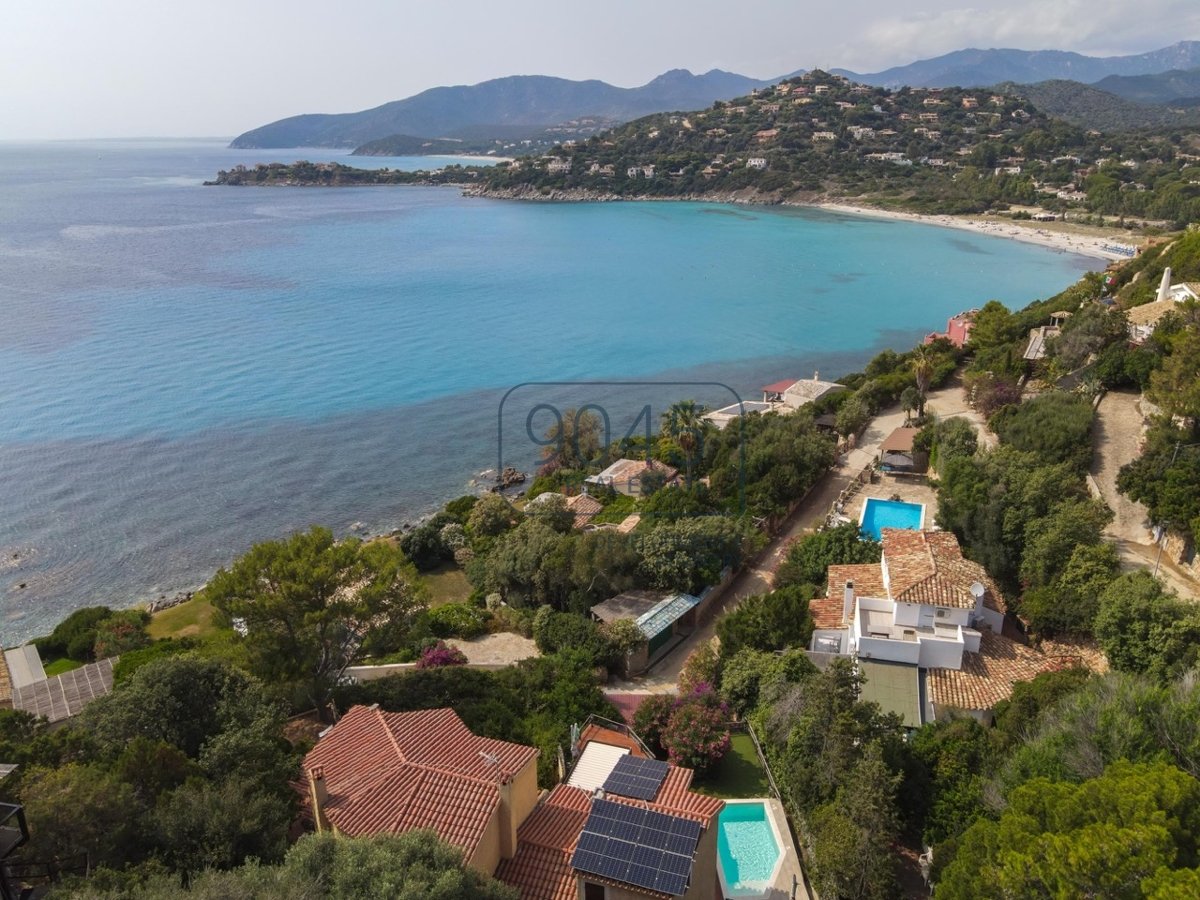 Kleine Villa unweit vom Meer entfernt mit Blick auf den Golf von Cagliari in Maracalagonis - Sardinien