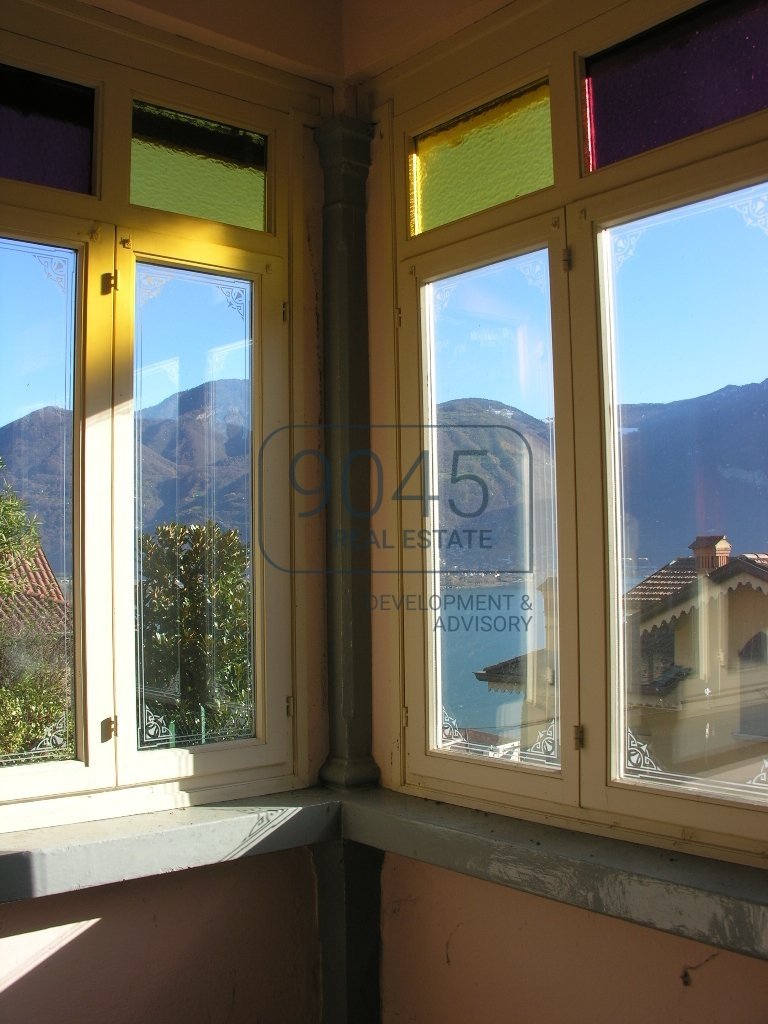 Historische Villa Liberty mit Seeblick und genehmigen Sanierungsprojekt in Lovere - Lago d"Iseo