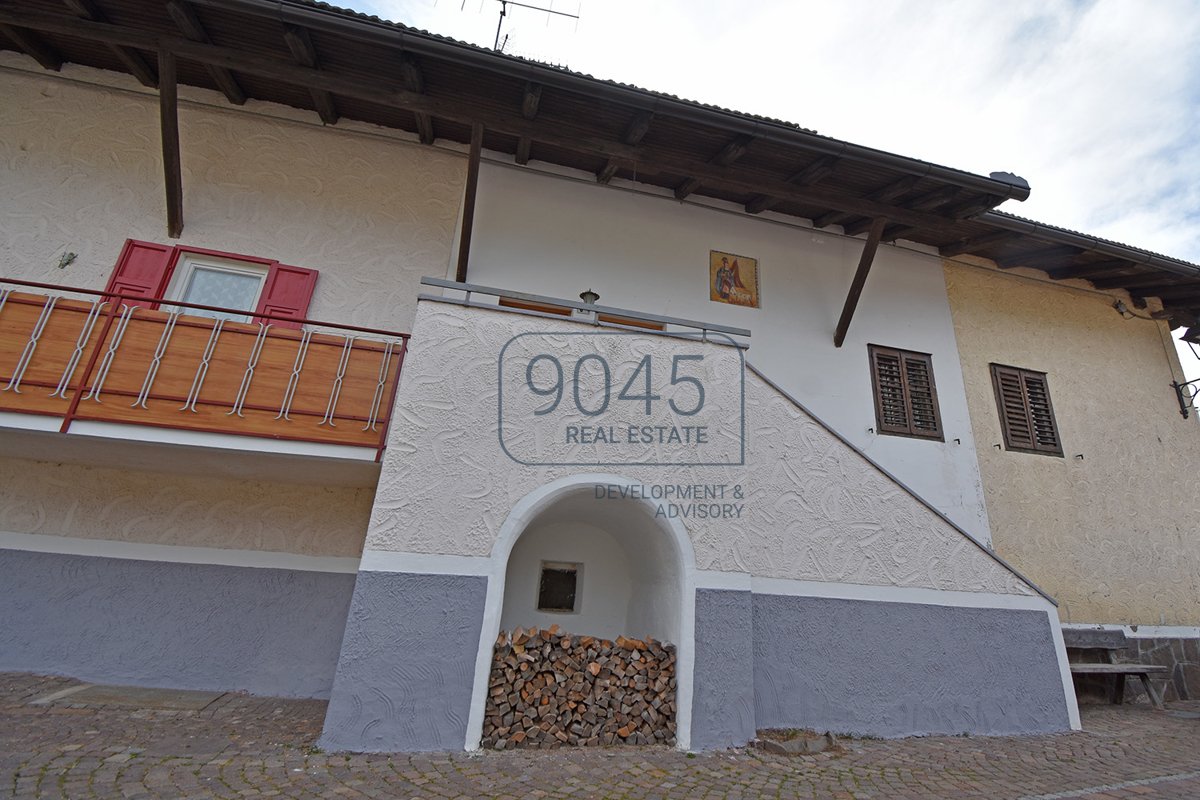 Bauernhaus zum Ausbauen in Altrei im Naturpark Trudner Horn - Südtirol