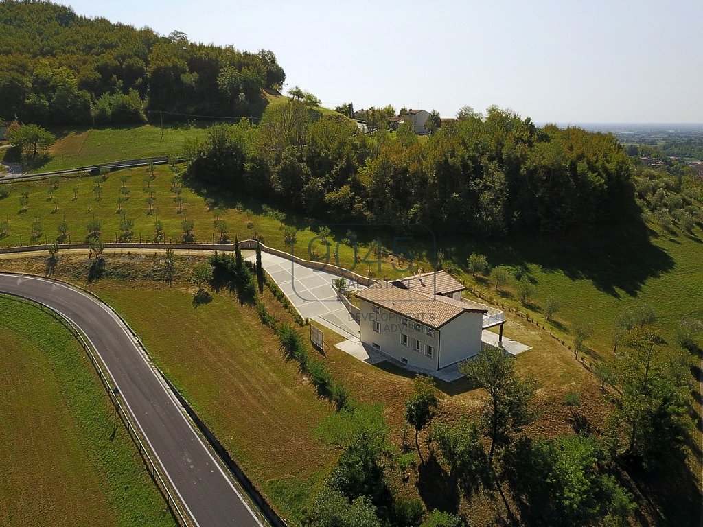 Unikat: Landhaus in biologischer Bauweise im Prosecco-Anbaugebiet in Sarmede - Venetien