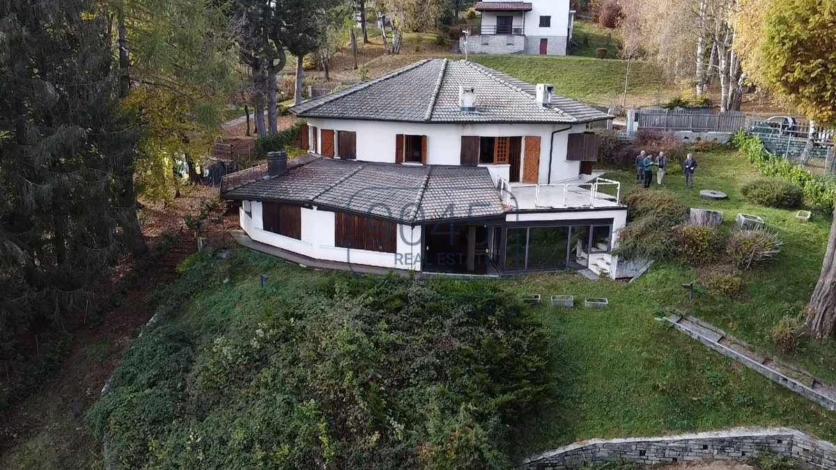 Villa mit Blick auf den Comer See in Casasco d'Intelvi - Lombardei