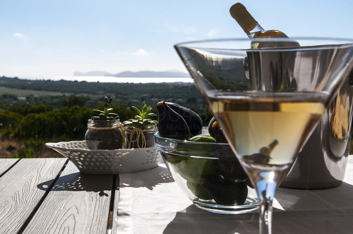 Villa mit Dependance und mit Meerblick in Alghero - Sardinien