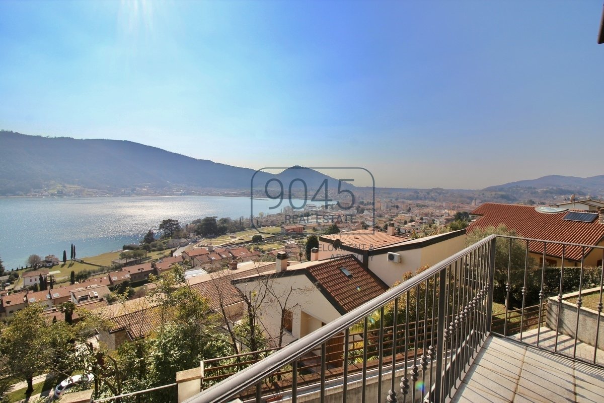 Villa mit Seeblick und eigenem Pool - Lago d'Iseo