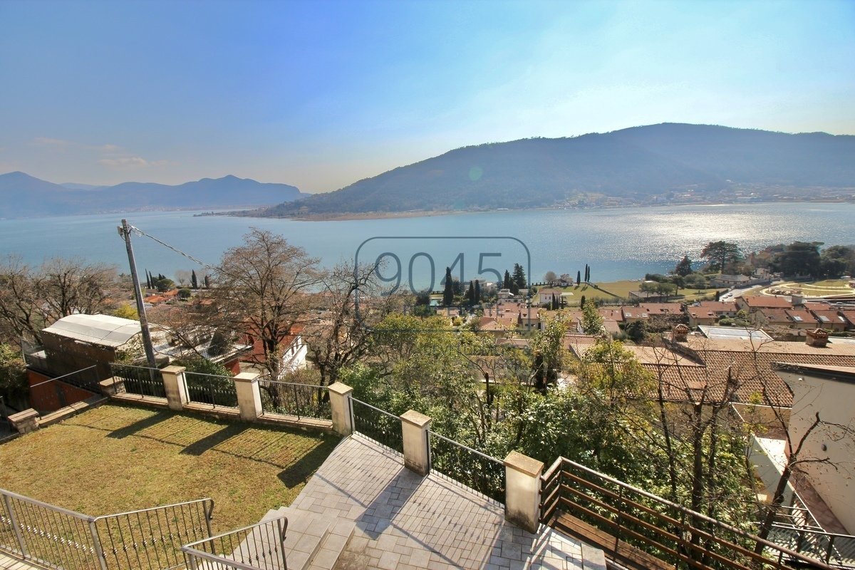 Villa mit Seeblick und eigenem Pool - Lago d'Iseo