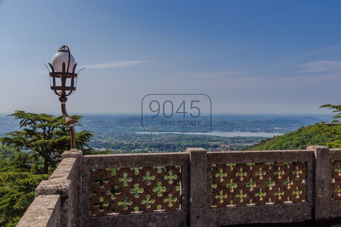 Wunderschöne Villa Liberty mit Seeblick in Varese - Lombardei