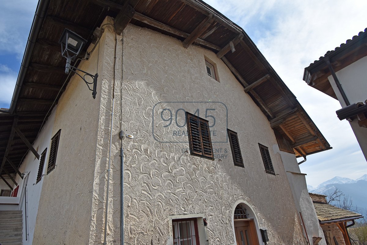 Bauernhaus zum Ausbauen in Altrei im Naturpark Trudner Horn - Südtirol