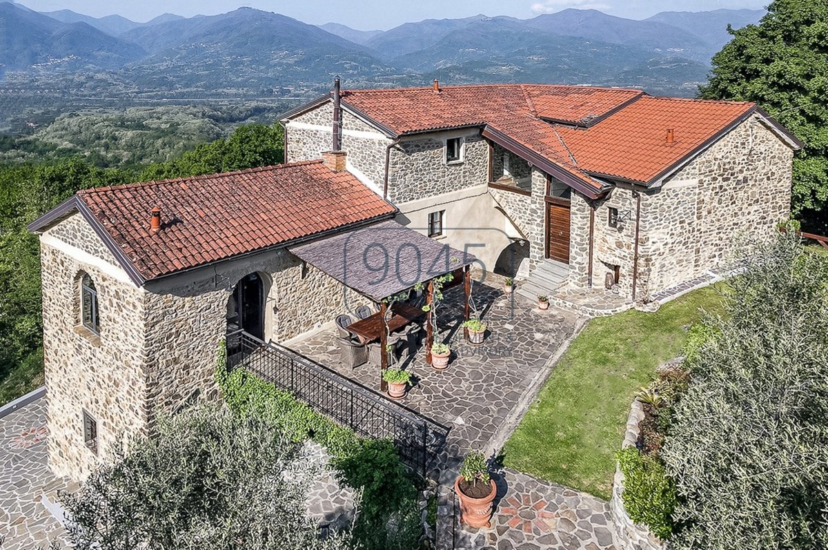 Wunderschönes Bauernhaus in den toskanischen Hügeln von Lunigiana - Massa-Carrara