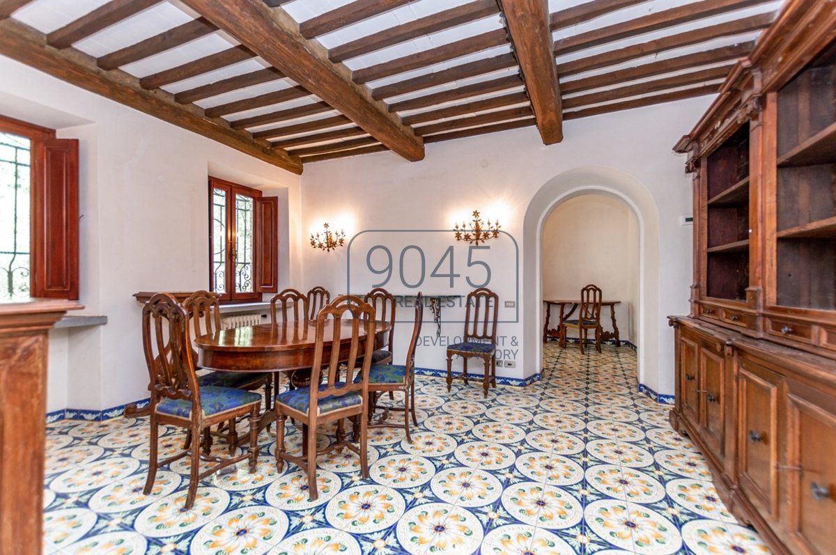 Bauernhaus aus dem 17. Jh. im typisch toskanischen Stil mit Meerblick in Camaiore - Toskana