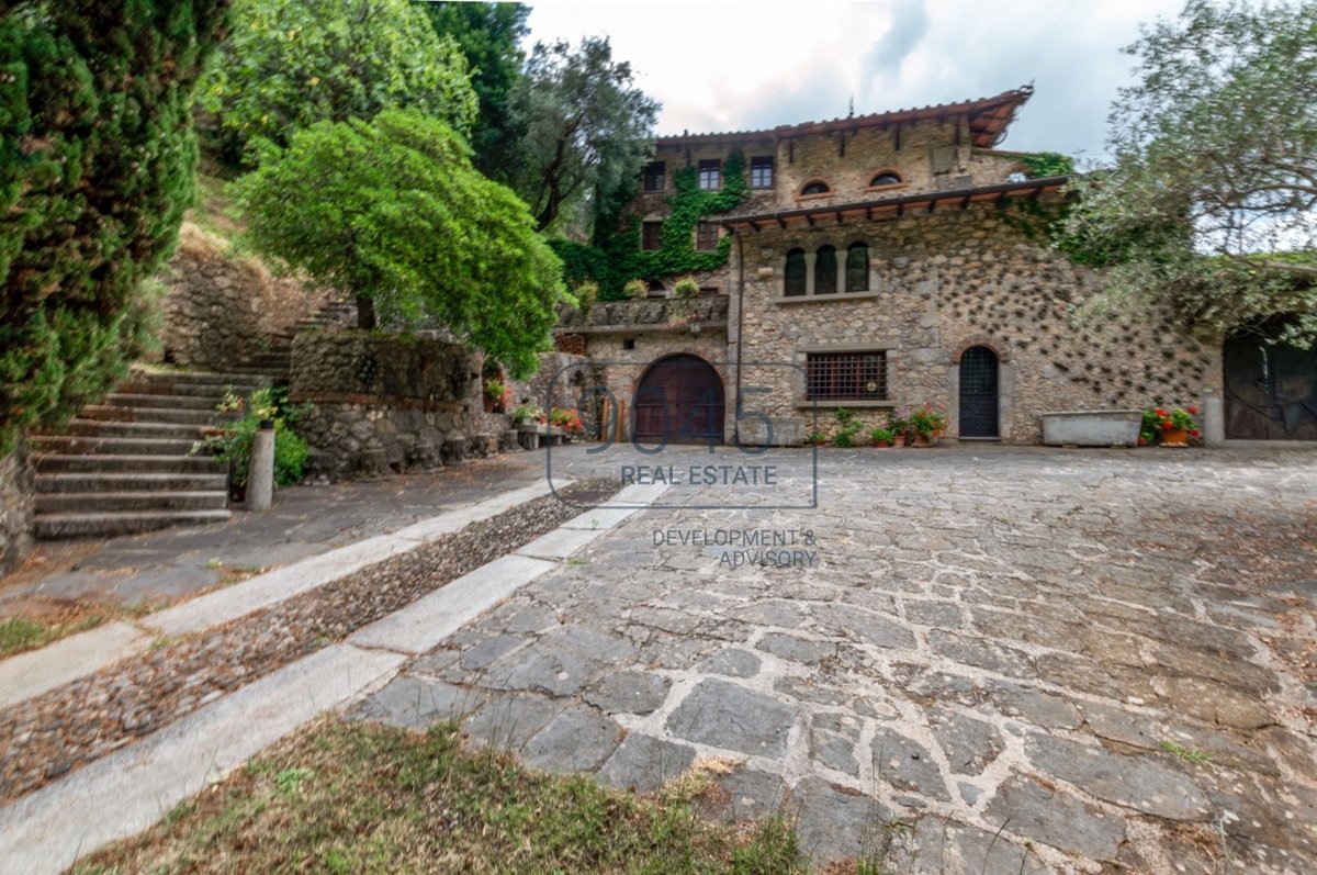 Bauernhaus aus dem 17. Jh. im typisch toskanischen Stil mit Meerblick in Camaiore - Toskana