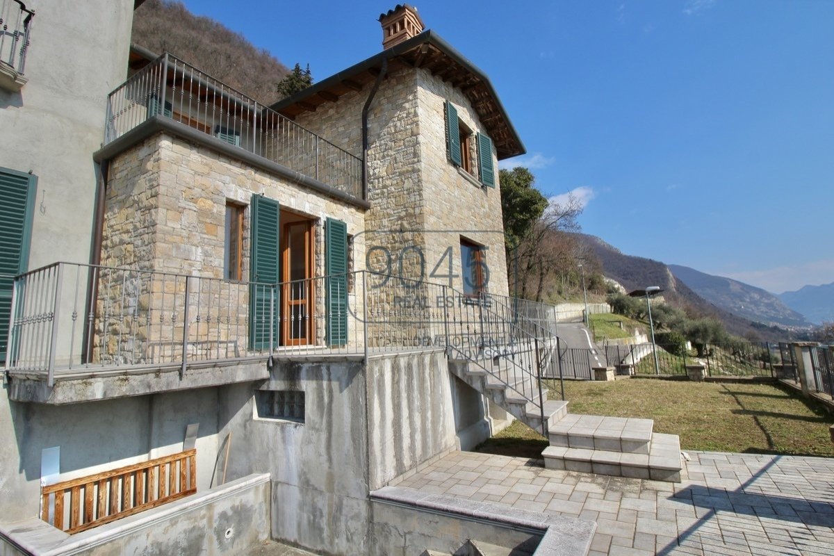 Villa mit Seeblick und eigenem Pool - Lago d"Iseo