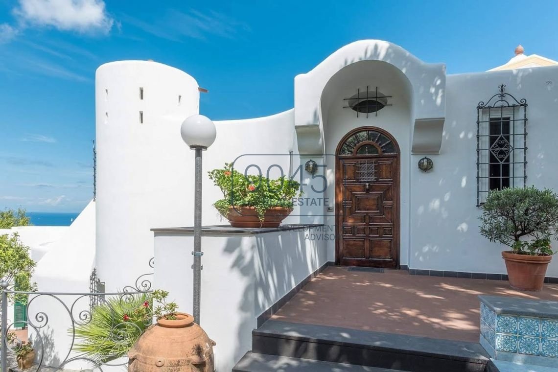 Einzigartige Villa mit Panoramablick in Ischia im Golf von Neapel