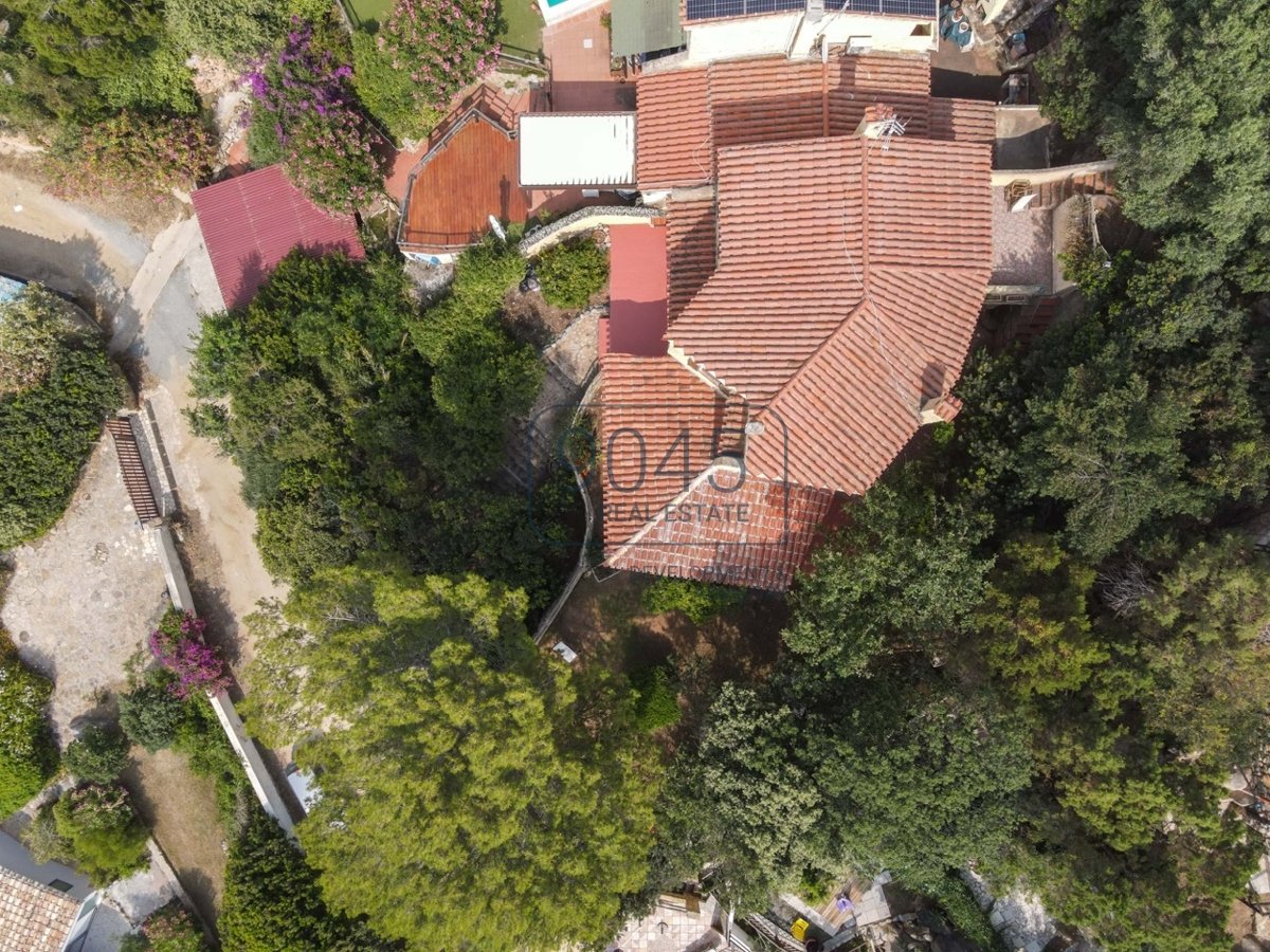 Kleine Villa unweit vom Meer entfernt mit Blick auf den Golf von Cagliari in Maracalagonis - Sardinien