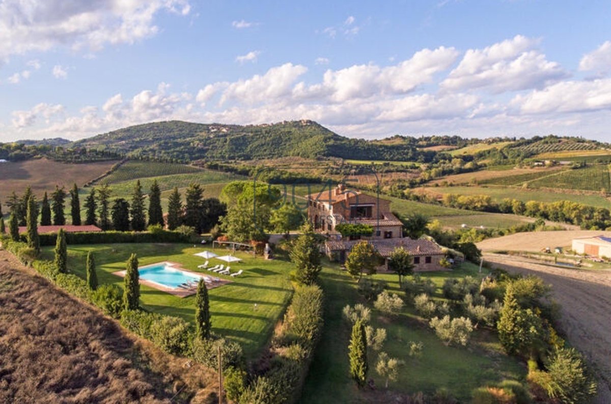 30 ha großes Anwesen mit Pool in Montepulciano - Toskana