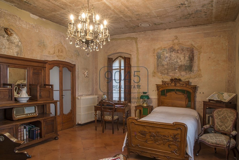 Historische Villa mit kleinem Weingut in erhabener Lage in Coccaglio - Lago d"Iseo