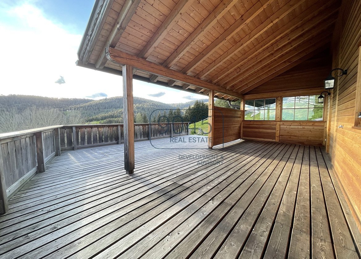 Geschlossener Hof mit Panoramablick in Jenesien - Südtirol