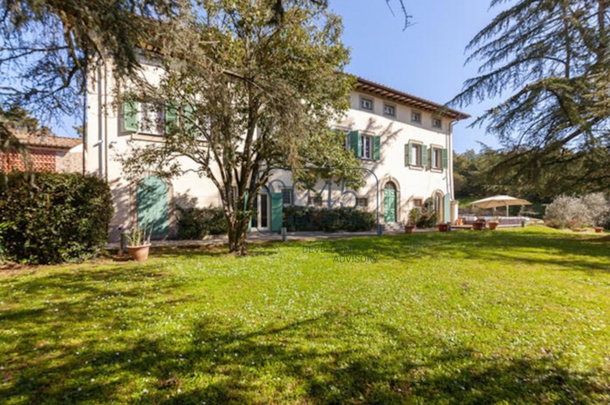 Prestigeträchtige historische Villa mit Nebengebäude und Pool bei Lucca - Toskana