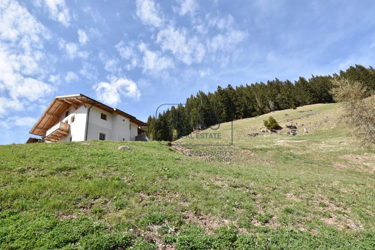 Restaurierter geschlossener Hof in traumhafter Panoramalage am Ritten - Südtirol