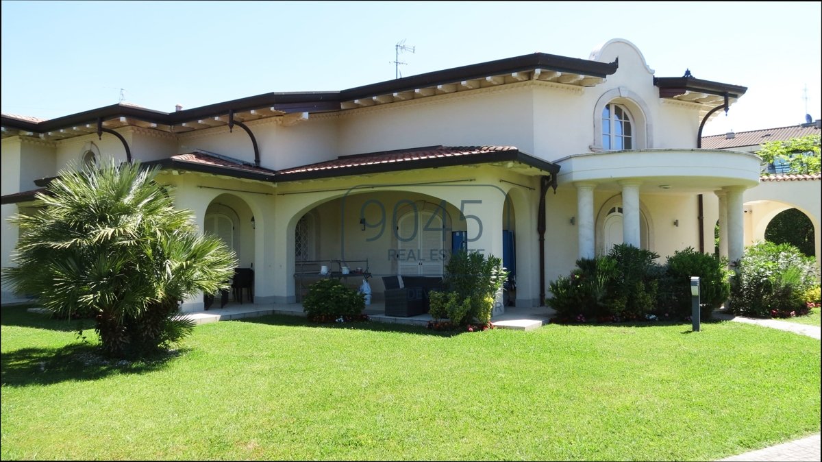 Villa mit Garten und Pool in Forte dei Marmi - Toskana