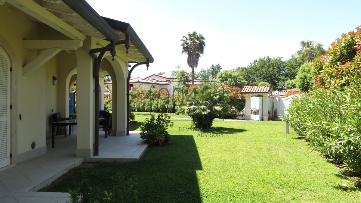 Villa mit Garten und Pool in Forte dei Marmi - Toskana