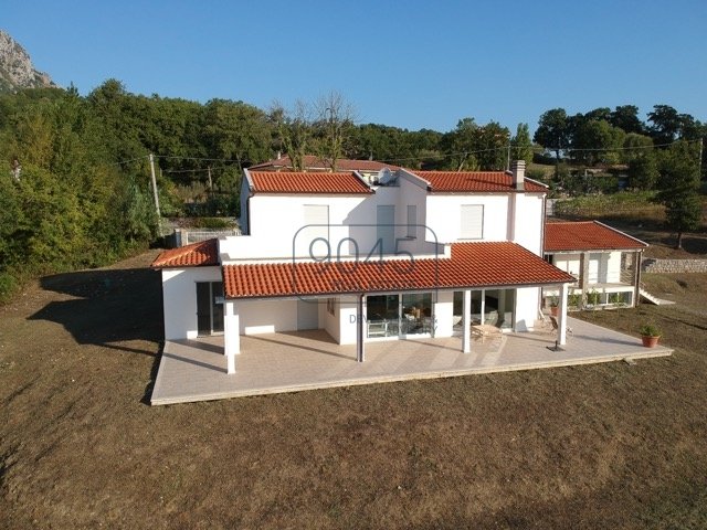 Freistehende Villa mit Pool und Meerblick in San Giovanni a Piro - Kampanien