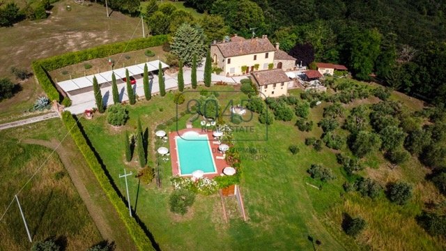 "Rustico" in Panoramalage mit Pool inmitten der Toskana in Chianni - Pisa