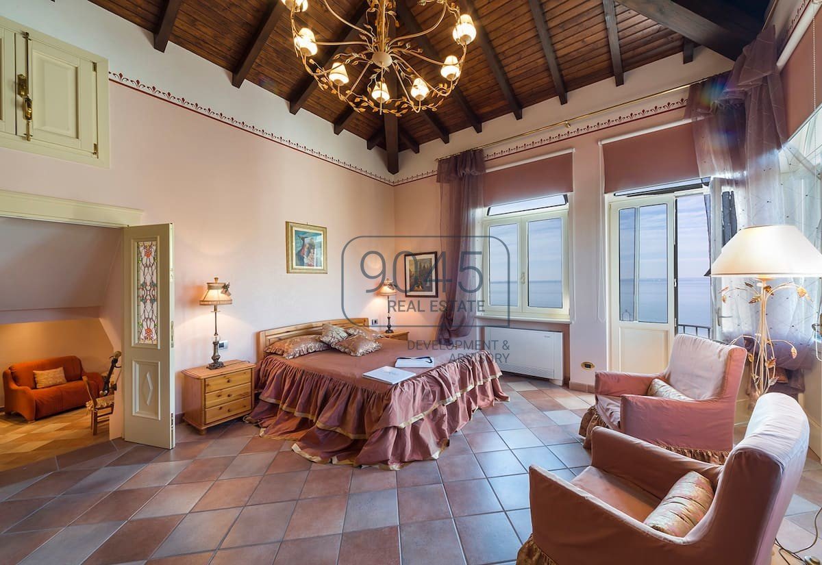 Villa mit privatem Steg in Sirmione - Gardasee