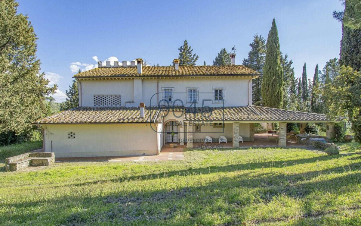 Landvilla mit Schwimmbad und Tennisplatz in Colline di San Miniato - Toskana