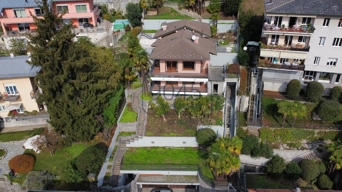 Villa mit Blick auf den Comer See