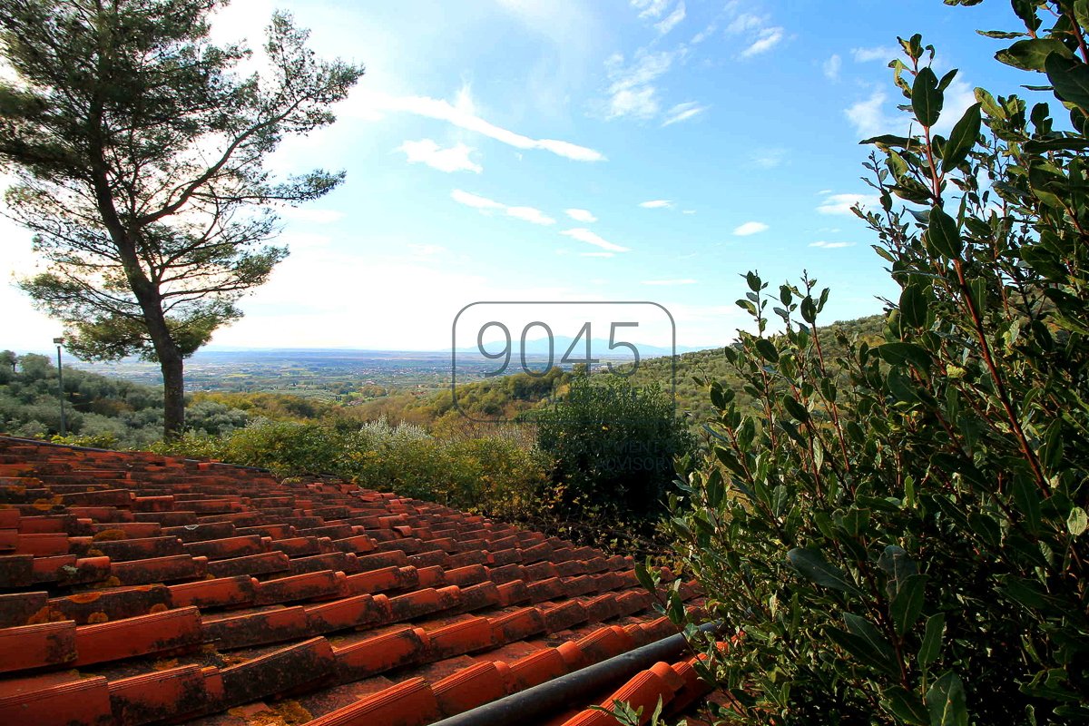 Geräumiges Landhaus in den Hügeln von Larciano - Toscana