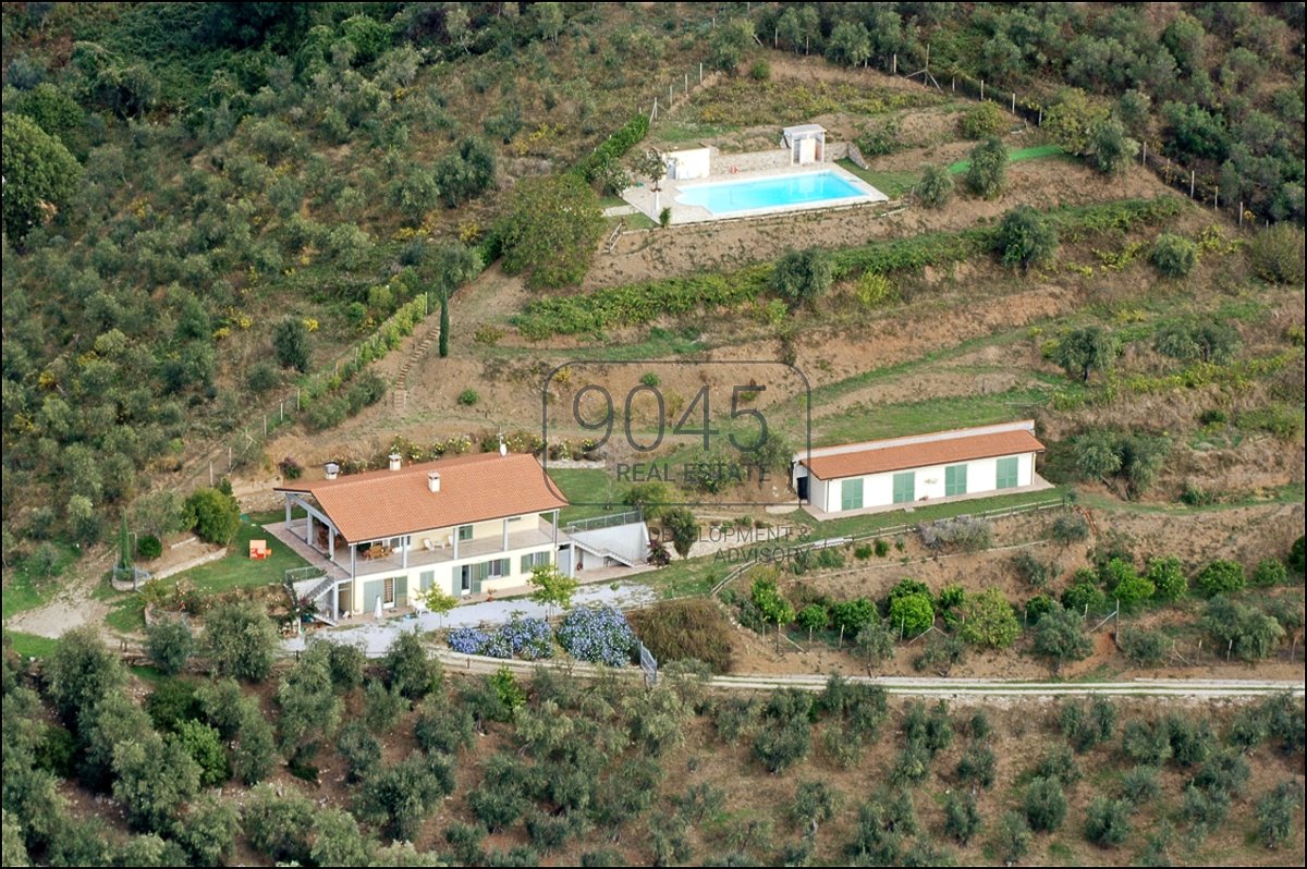 Moderne Villa mit einzigartigem Ausblick zwischen Pisa und Lucca - Toskana