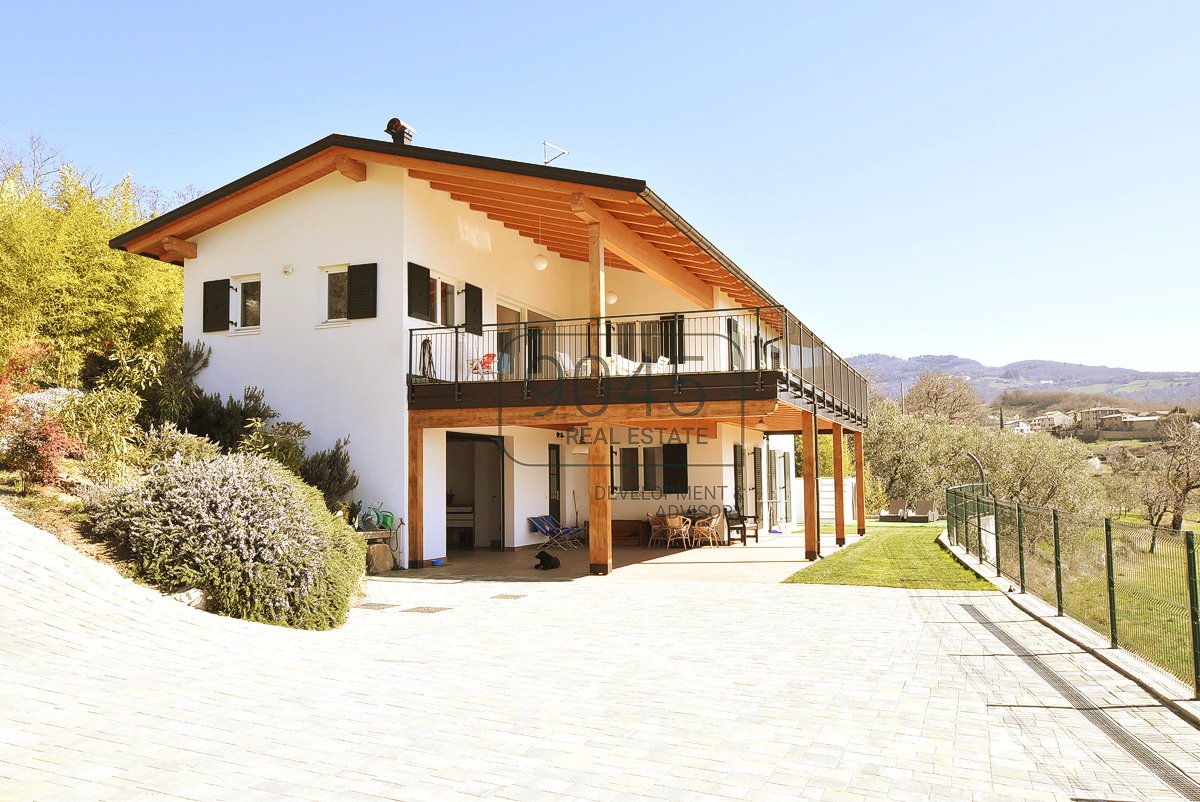 Alleinstehende Villa mit Pool in Caprino Veronese - Gardasee