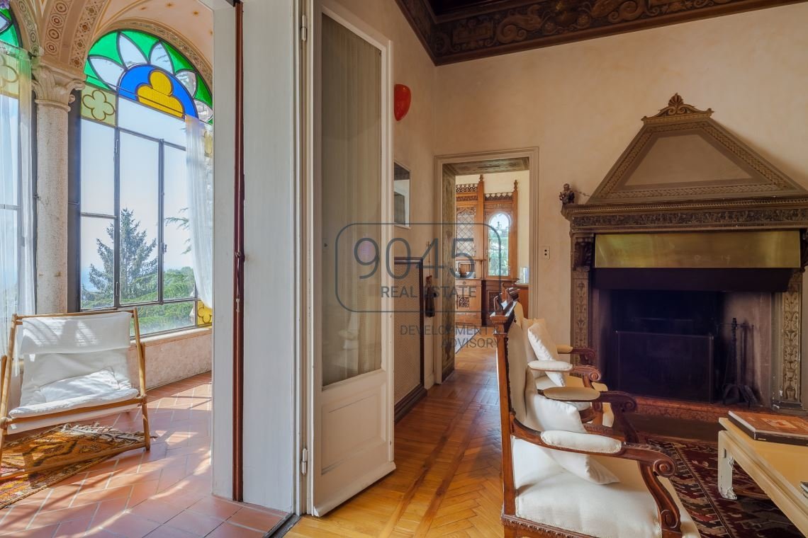 Wunderschöne Villa Liberty mit Seeblick in Varese - Lombardei