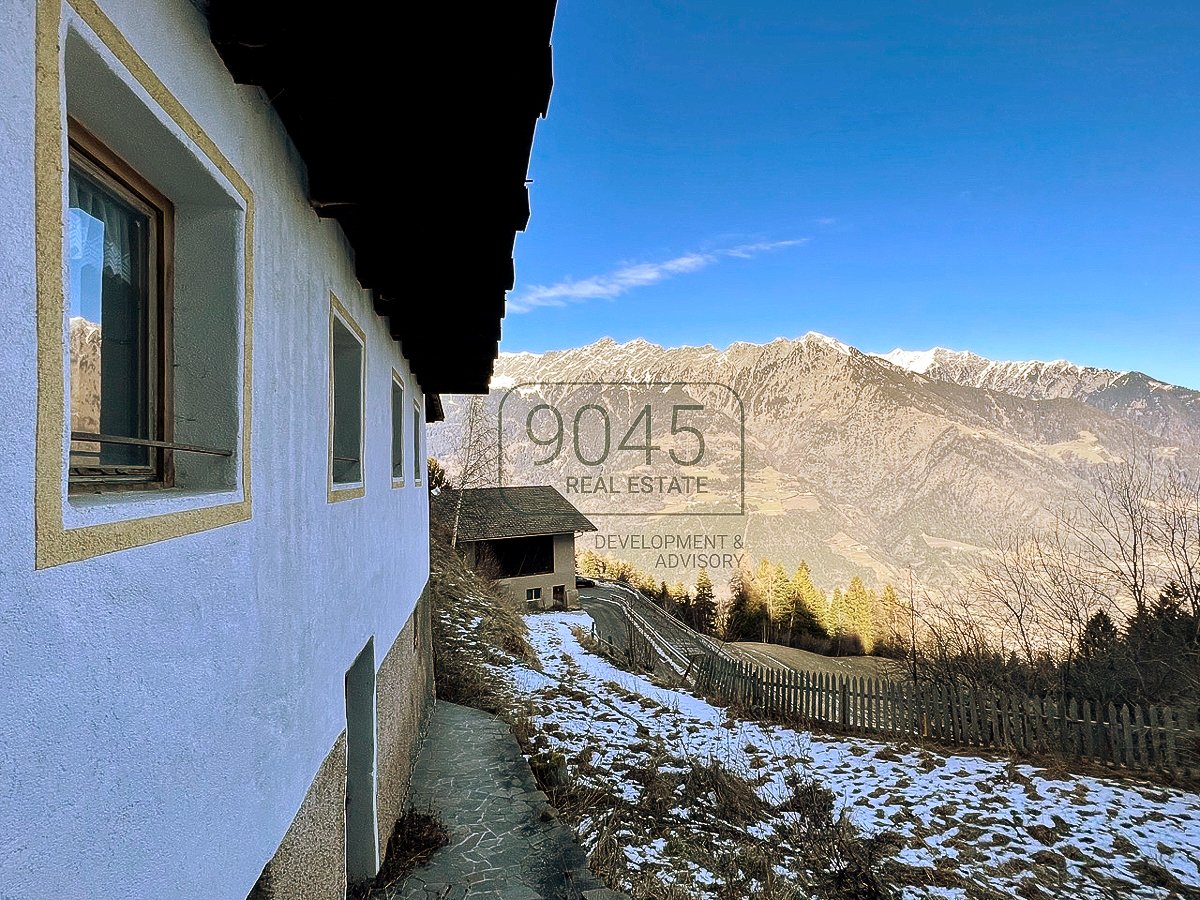 Geschlossener Hof im Burggrafenamt - Südtirol