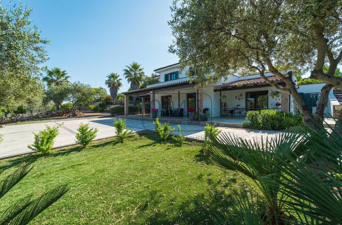 Villa mit Meerblick in Zentrumsnähe von Alghero - Sardinien