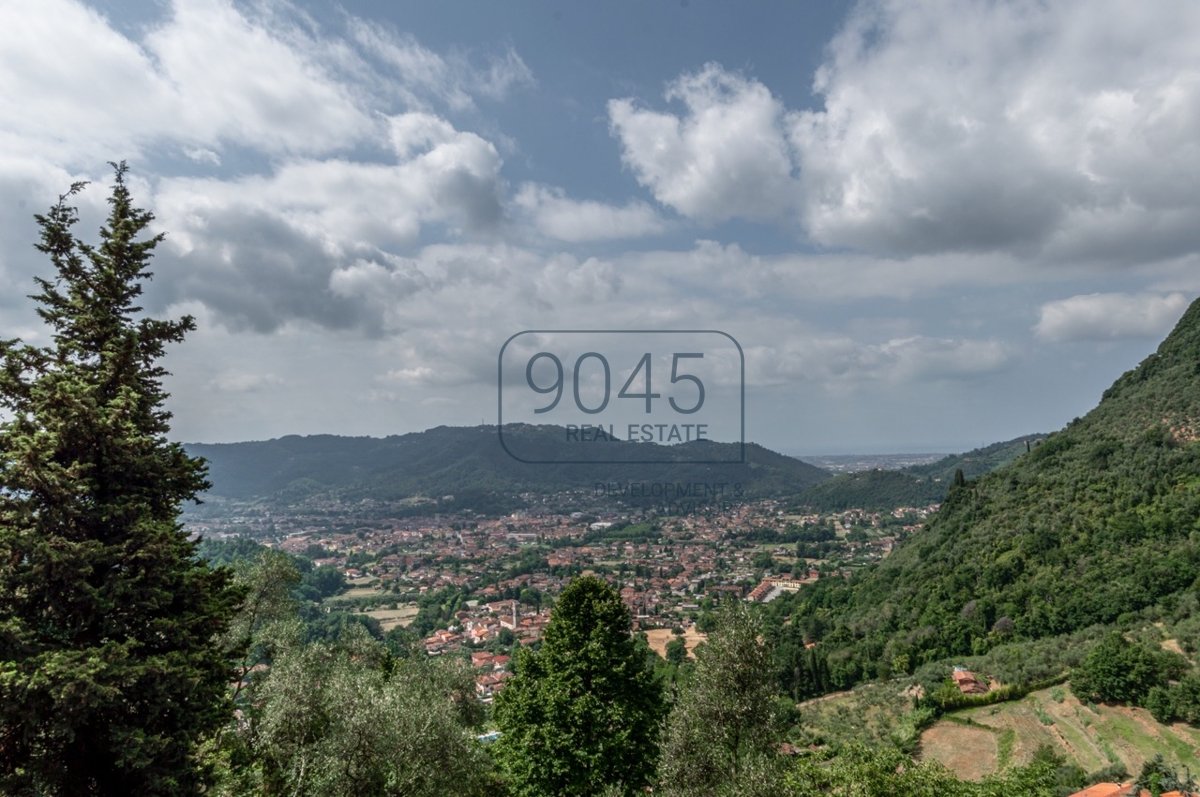 Bauernhaus aus dem 17. Jh. im typisch toskanischen Stil mit Meerblick in Camaiore - Toskana