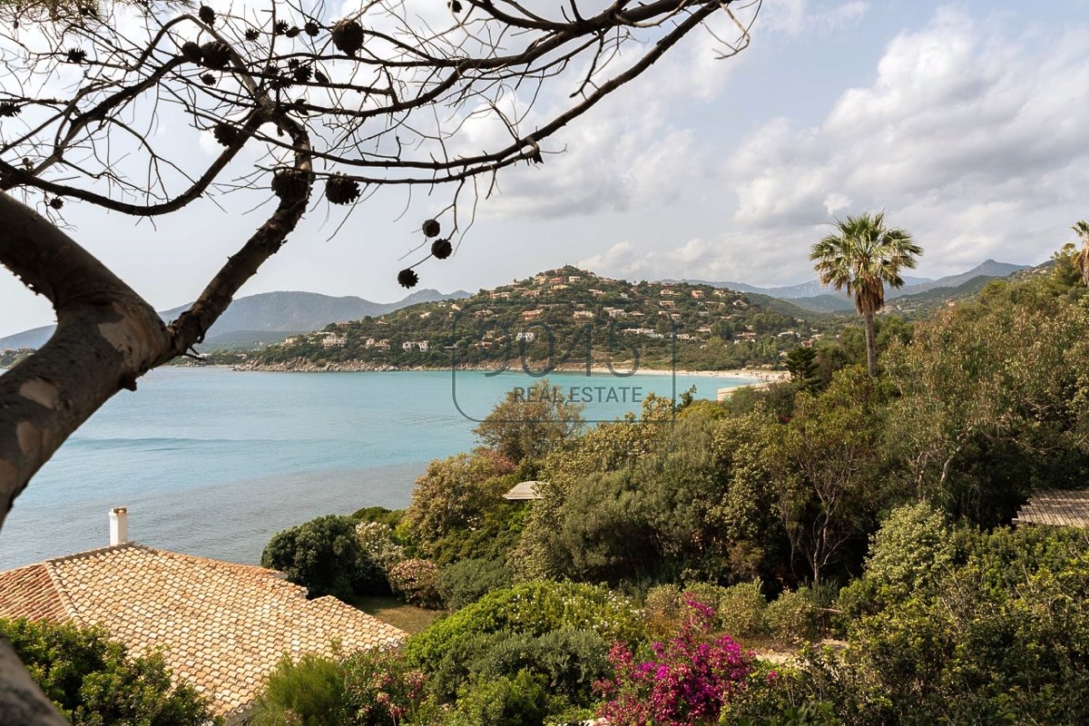 Kleine Villa unweit vom Meer entfernt mit Blick auf den Golf von Cagliari in Maracalagonis - Sardinien