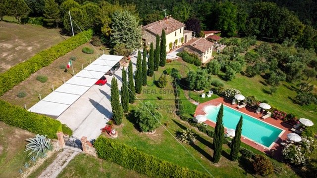 "Rustico" in Panoramalage mit Pool inmitten der Toskana in Chianni - Pisa