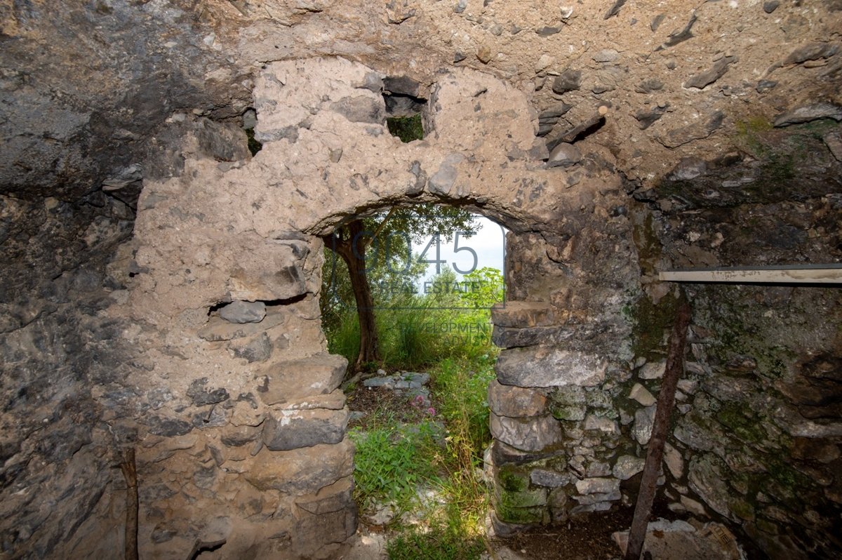 Kleinod mit historischer Bedeutung und mit Panoramablick an der Amalfiküste in Praiano - Kampanien