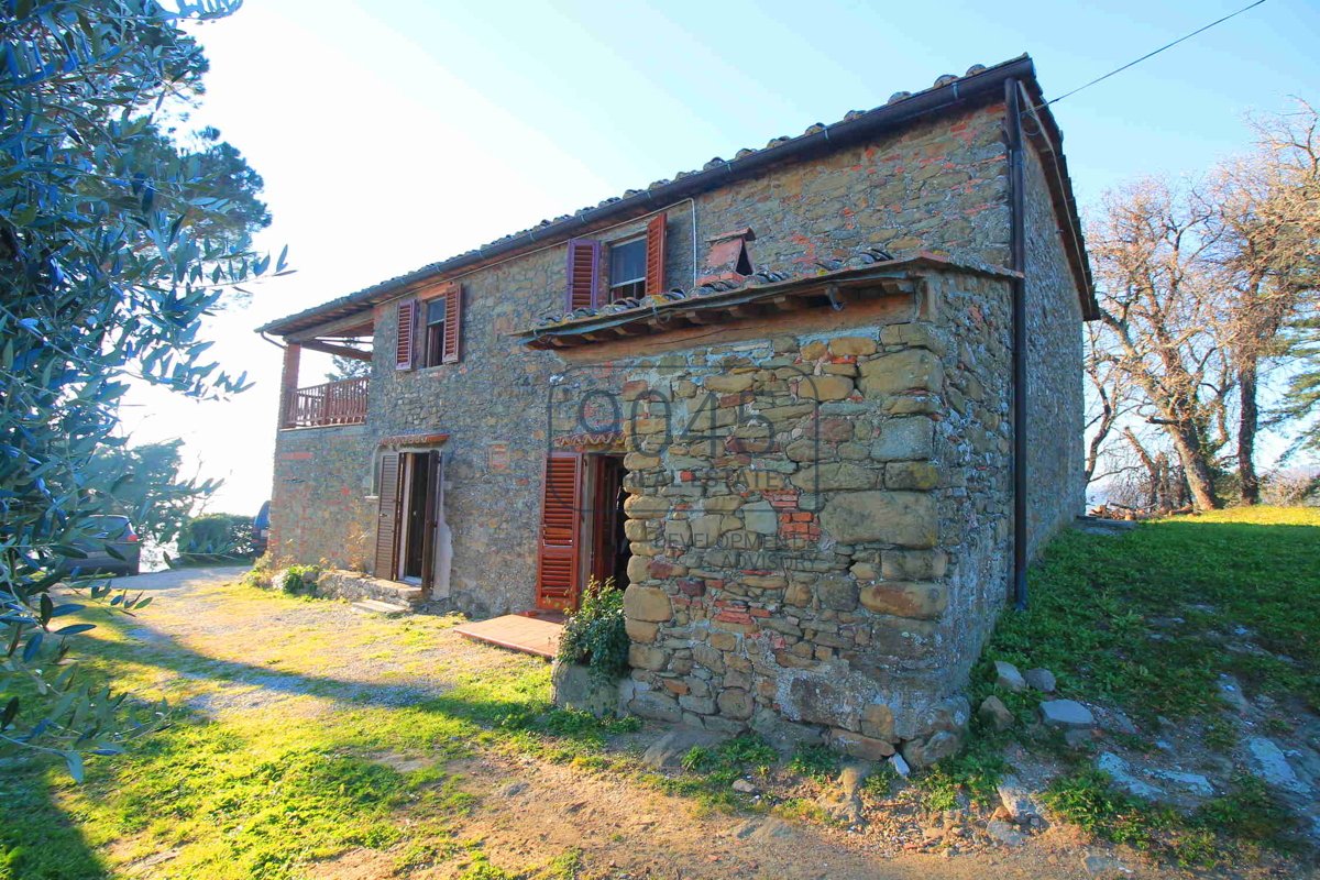 Traditioneller Rustico mit tollem Ausblick in Vinci - Toscana