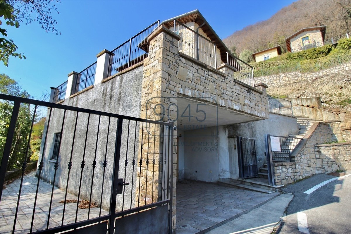 Villa mit Seeblick und eigenem Pool - Lago d"Iseo