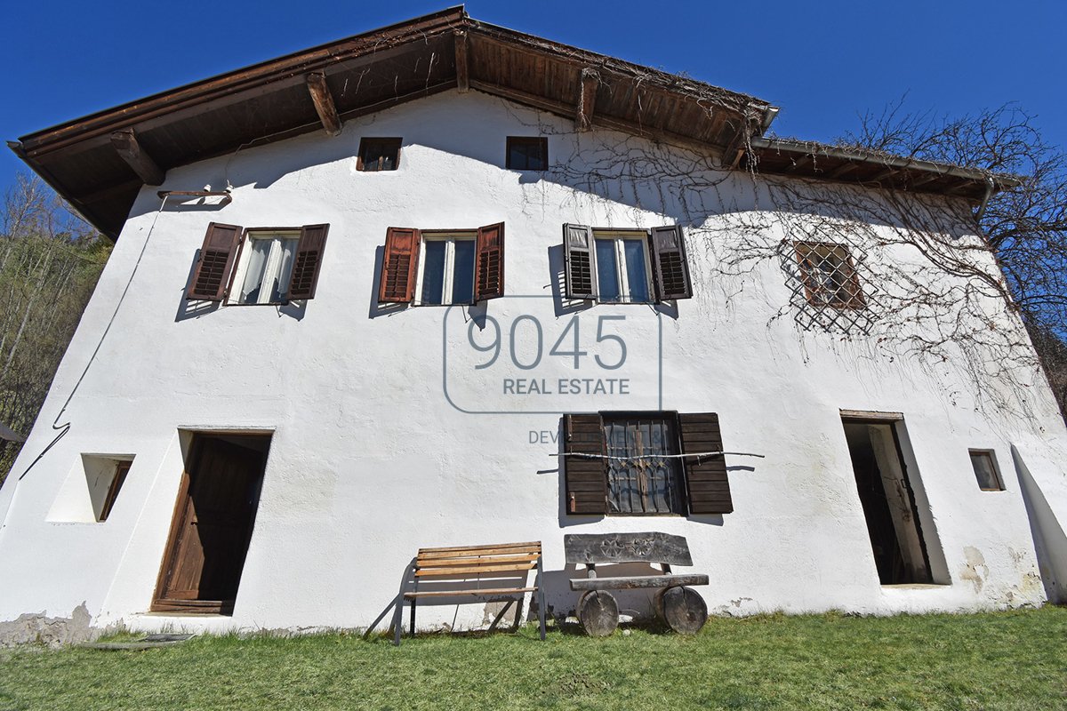 Bauernhof in Panoramalage zu sanieren in Predazzo inmitten der Dolomiten - Südtirol / Trentino