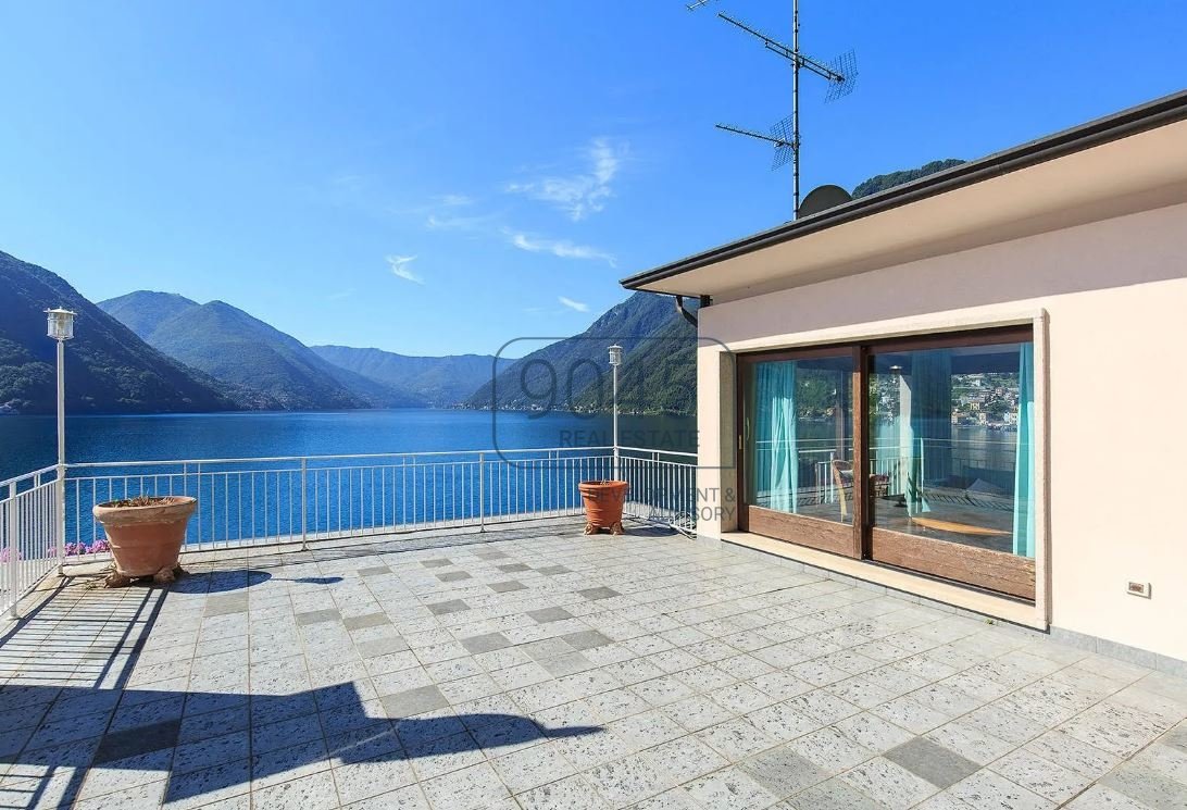 Villa mit direktem Seezugang in Argegno am Comer See