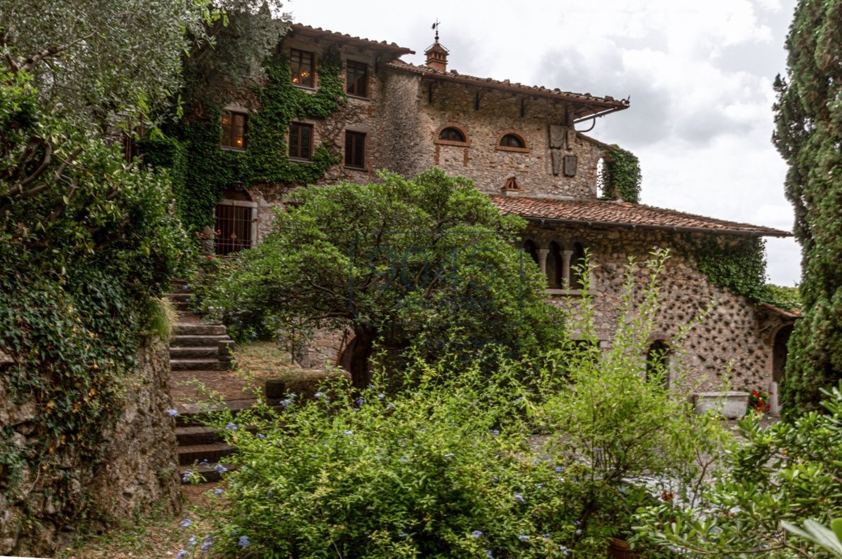 Bauernhaus aus dem 17. Jh. im typisch toskanischen Stil mit Meerblick in Camaiore - Toskana