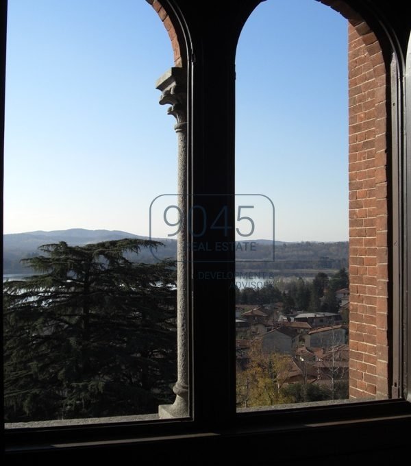 Historischer Ansitz in Gavirate mit Seeblick am Lago di Varese